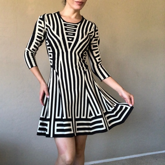 Fun pattern dress - Picture 2 of 4